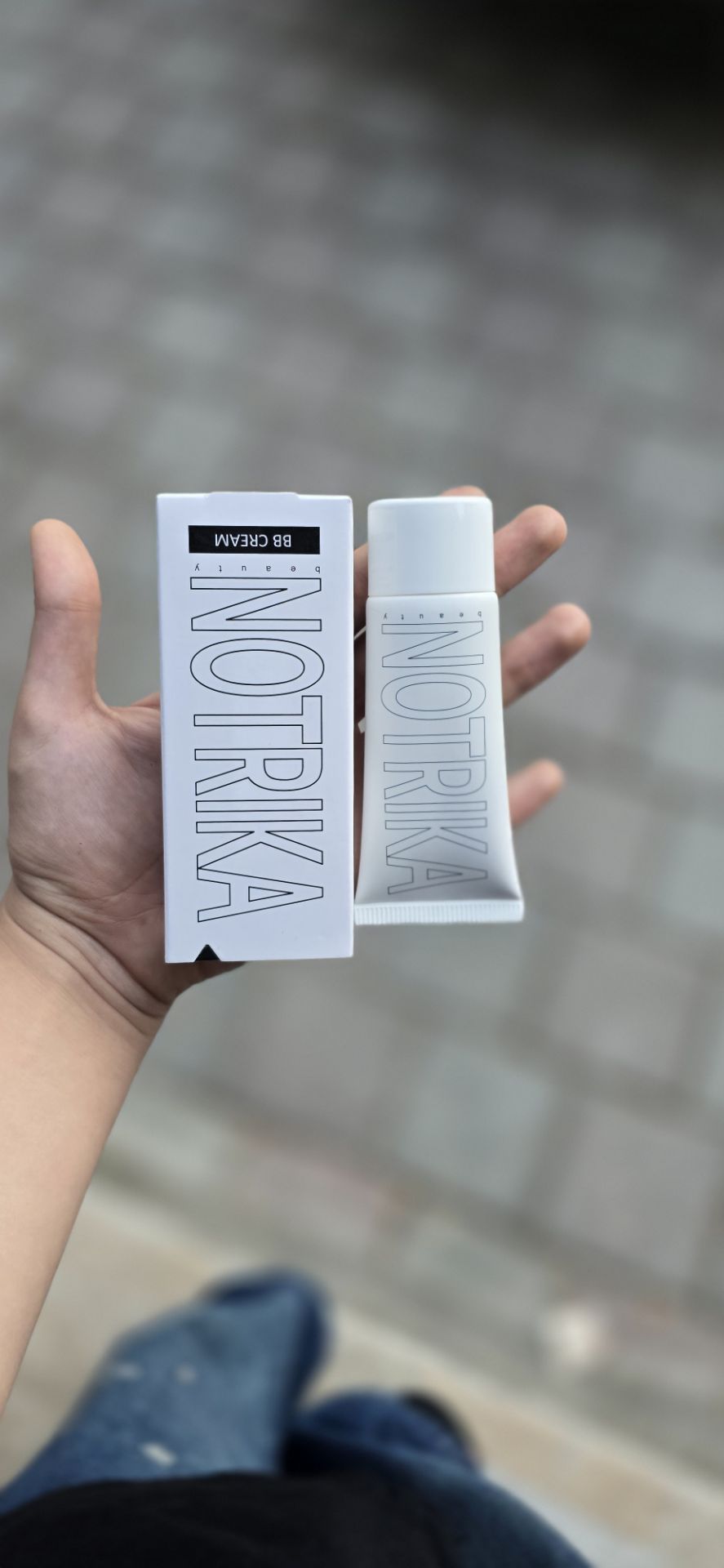 BB کرم نوتریکا مدل Light Weight با SPF20 حجم 40 میلی لیتر